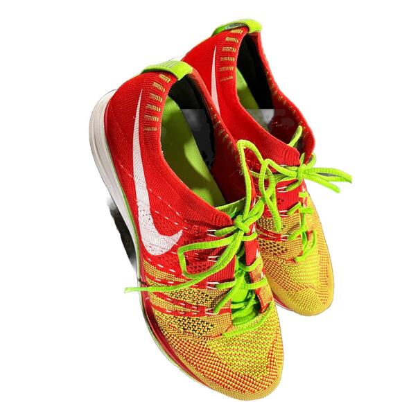 Nike Flyknit Trainer Size 7.5 University Red Electric Green 532984-631 Xmas